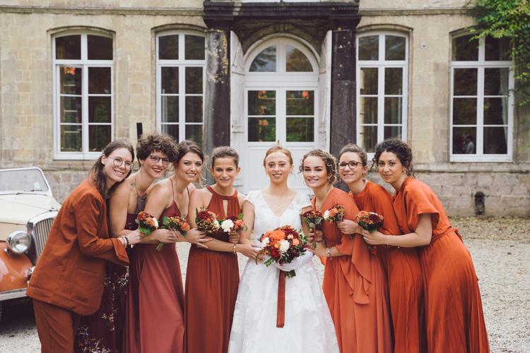Mariée avec ses témoins photographié par Matthieu Wandolski.